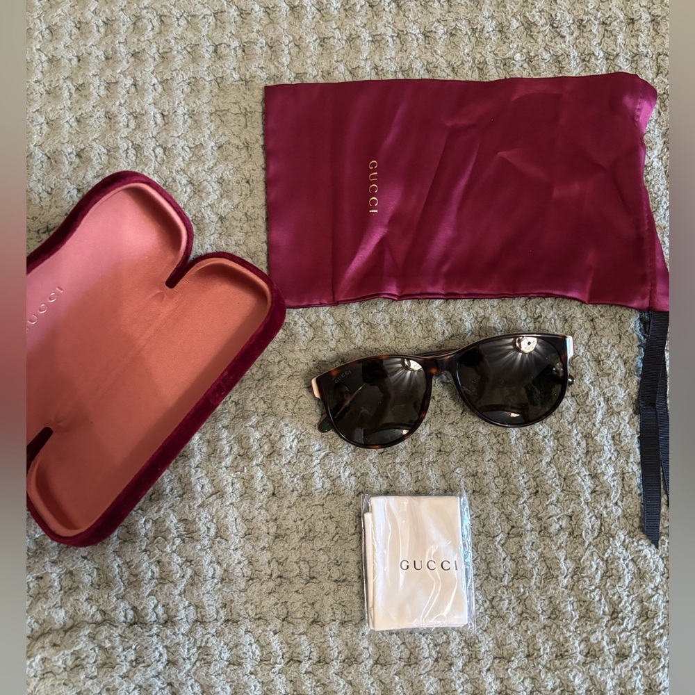 Like- New Gucci Sunglasses